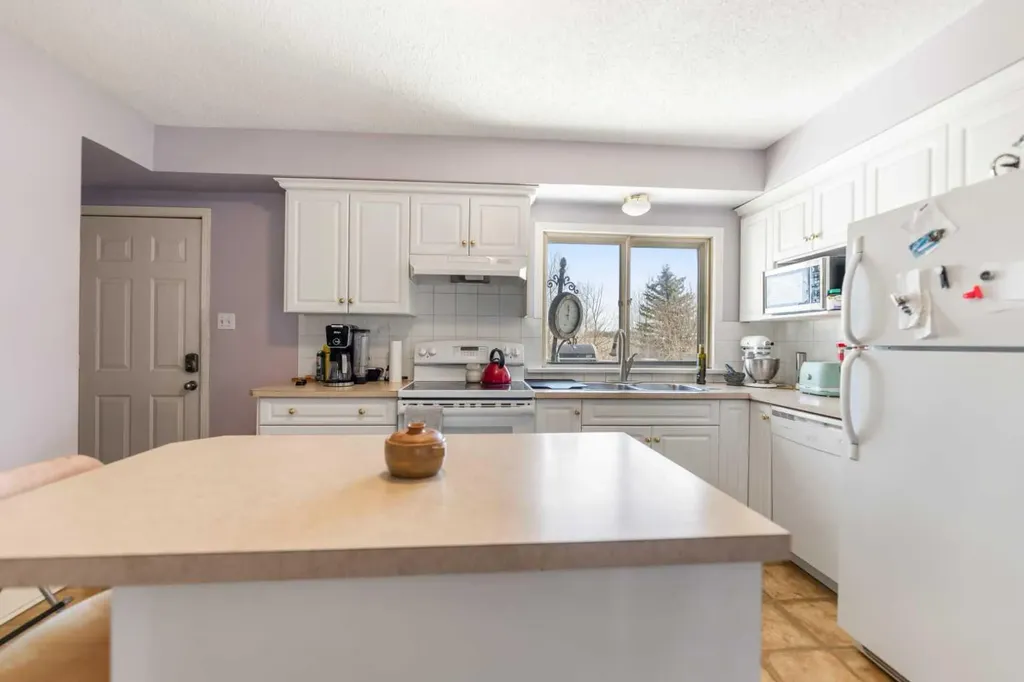 242039 Range Road 261 Rural Wheatland County AB T1P 0X1