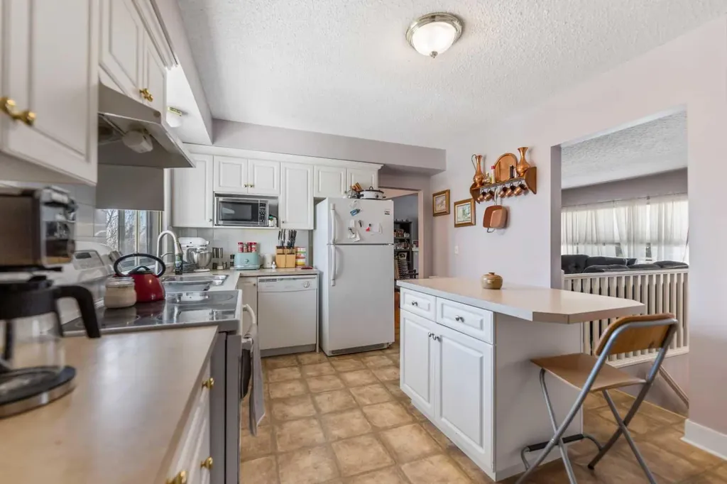 242039 Range Road 261 Rural Wheatland County AB T1P 0X1