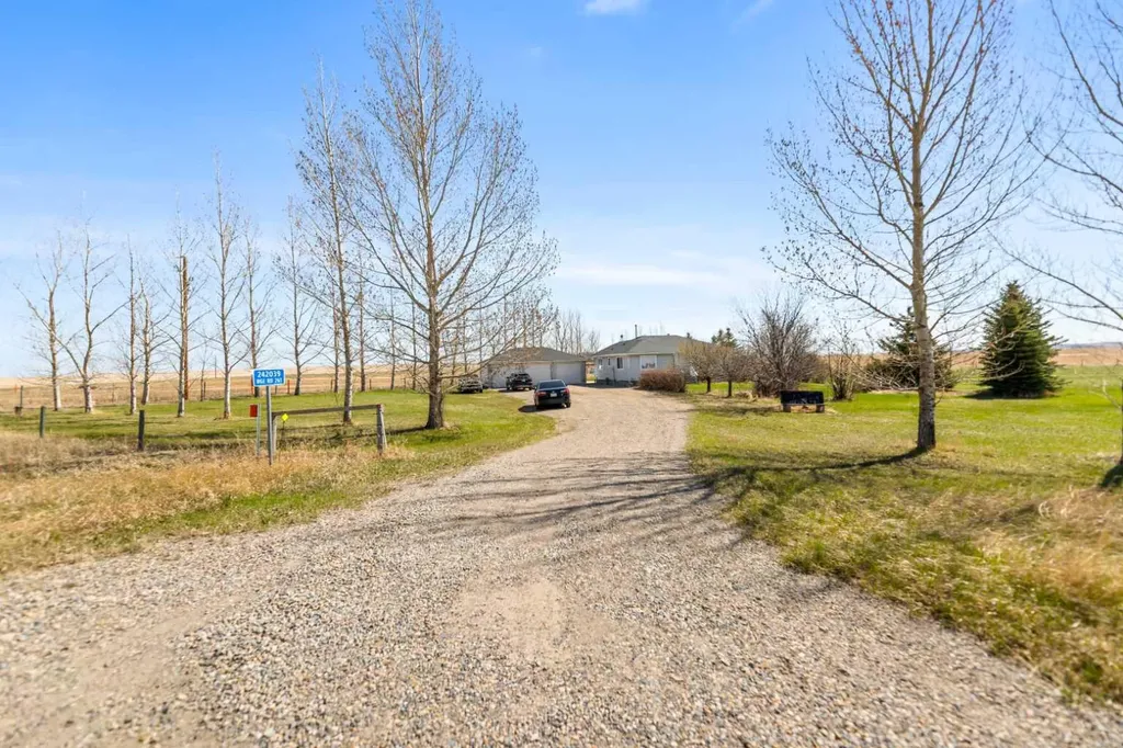 242039 Range Road 261 Rural Wheatland County AB T1P 0X1