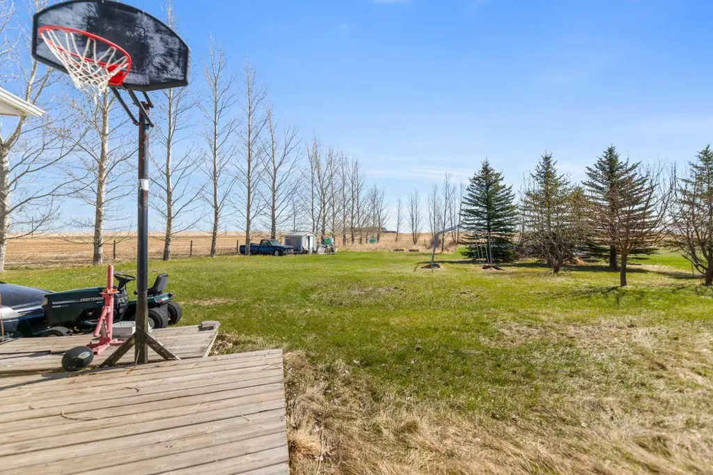 242039 Range Road 261 Rural Wheatland County AB T1P 0X1