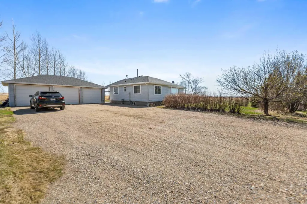 242039 Range Road 261 Rural Wheatland County AB T1P 0X1