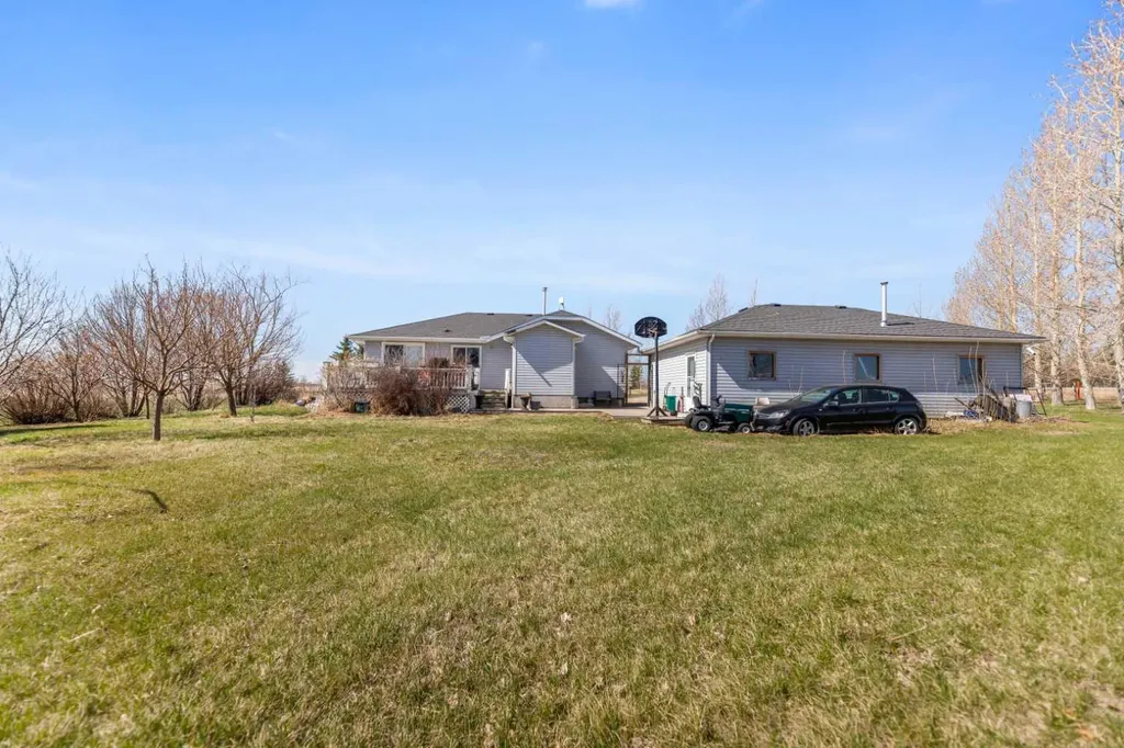 242039 Range Road 261 Rural Wheatland County AB T1P 0X1