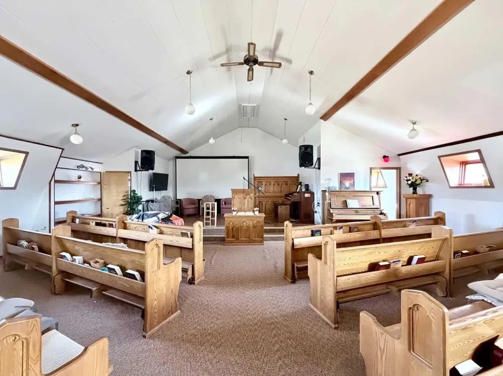 4706 50 Street Mayerthorpe AB T0E 1N0