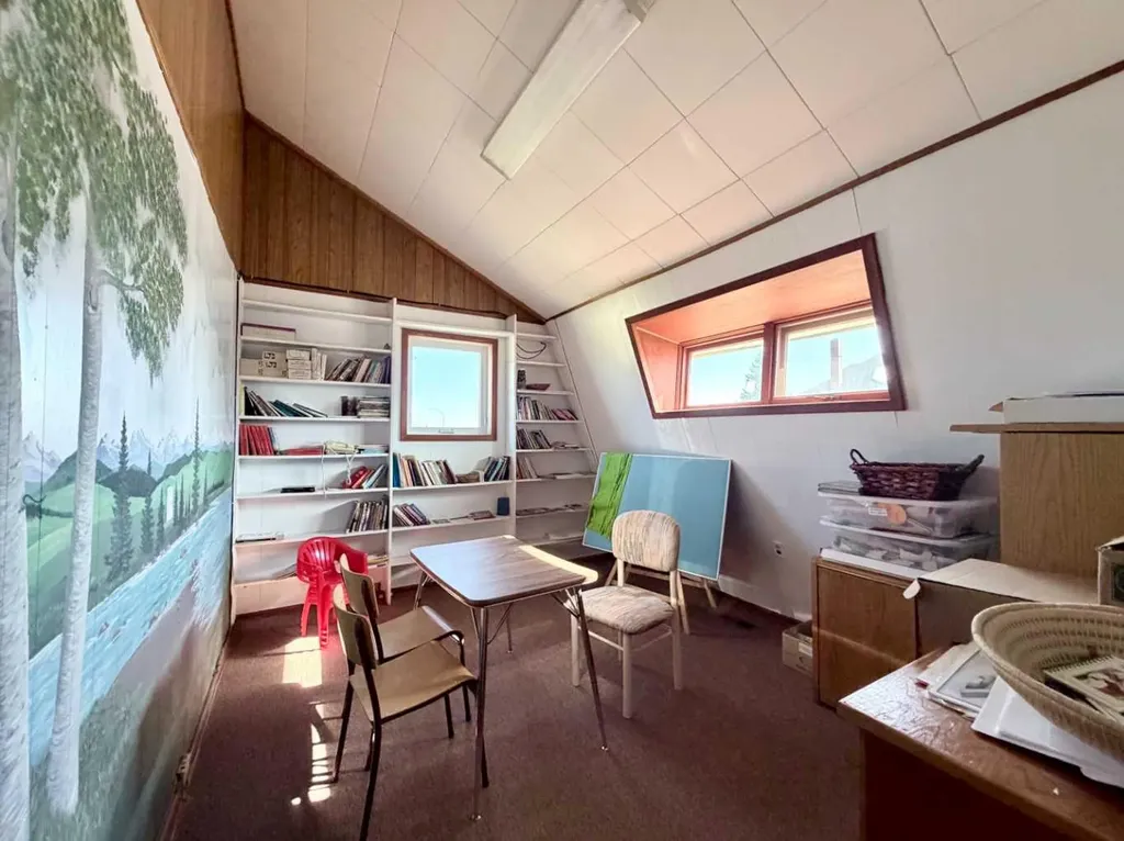 4706 50 Street Mayerthorpe AB T0E 1N0