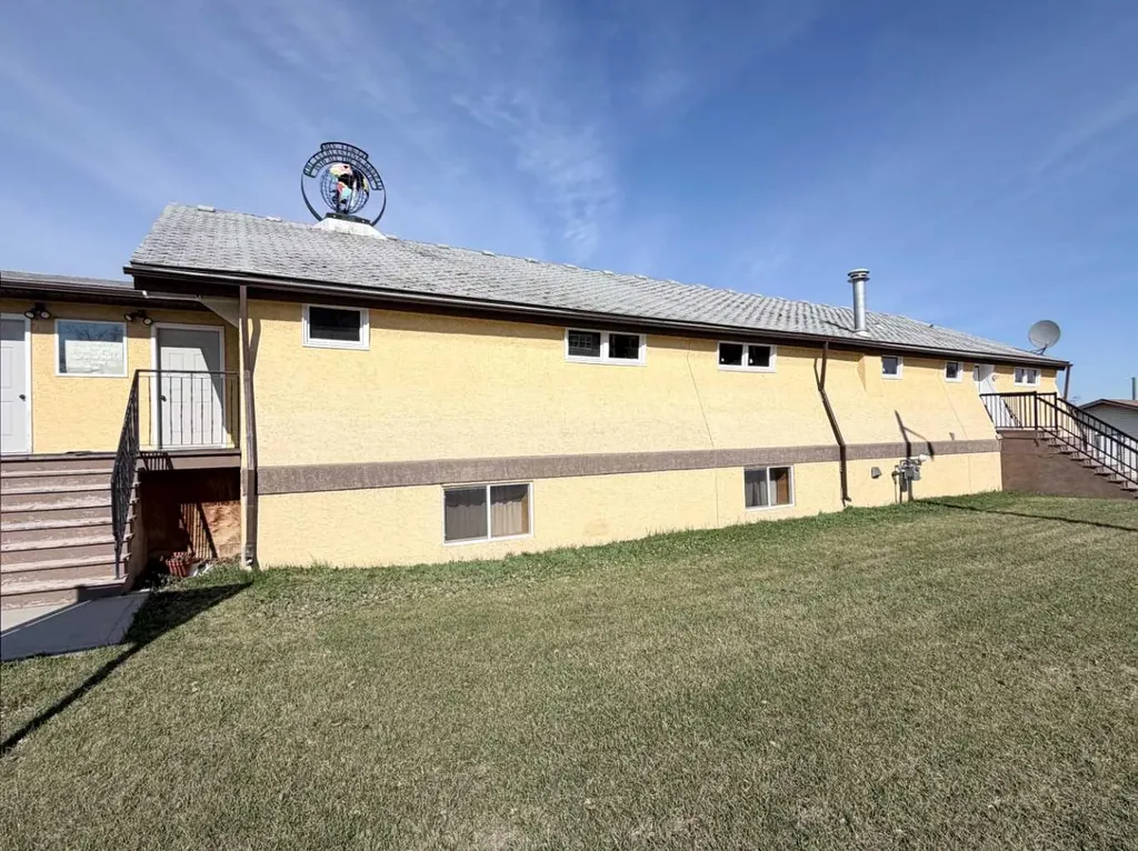 4706 50 Street Mayerthorpe AB T0E 1N0