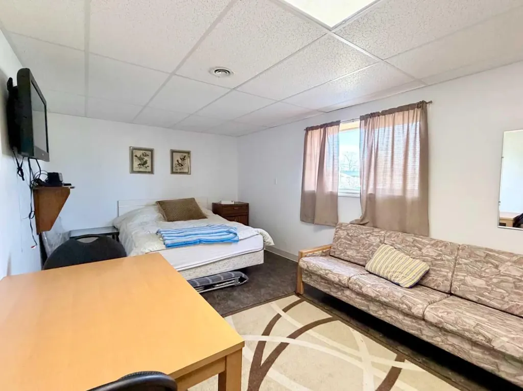 4706 50 Street Mayerthorpe AB T0E 1N0