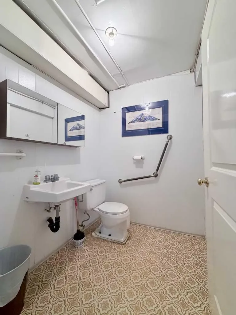 4706 50 Street Mayerthorpe AB T0E 1N0