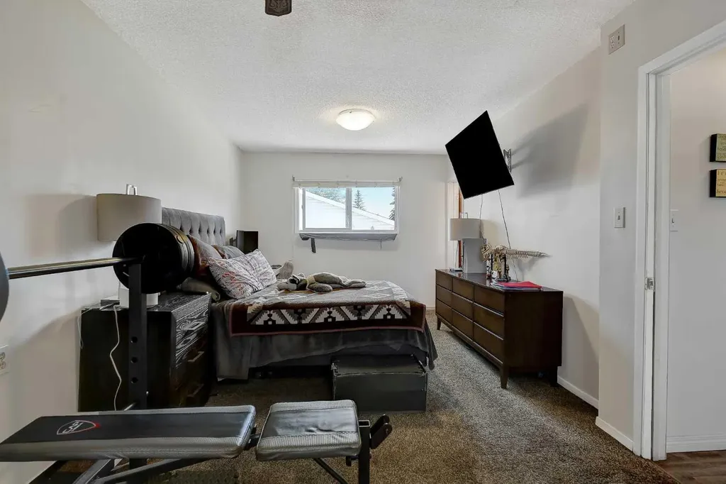 8511 99b Street Grande Prairie AB T8V 2J3