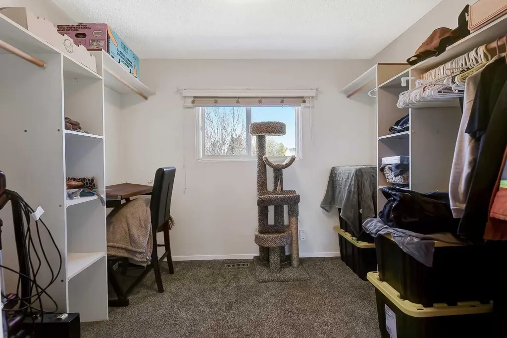 8511 99b Street Grande Prairie AB T8V 2J3