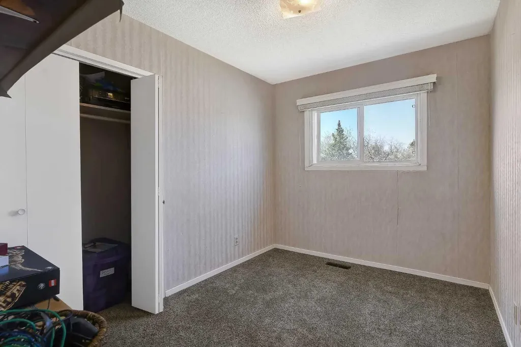 8511 99b Street Grande Prairie AB T8V 2J3