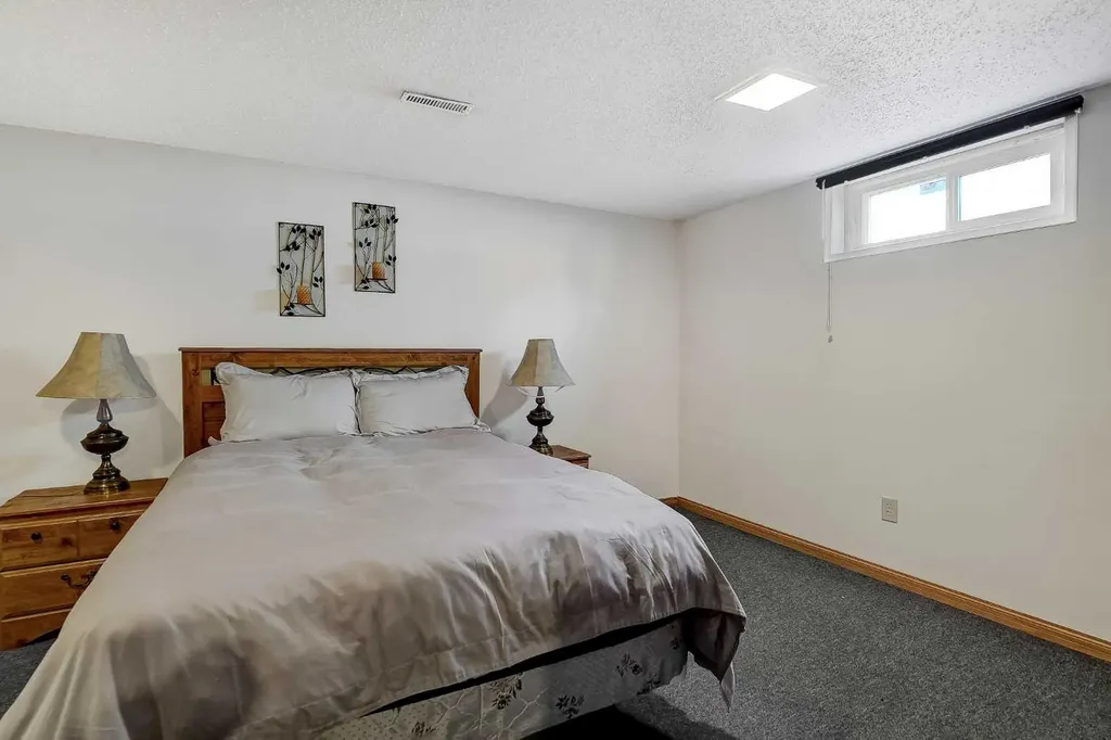 8511 99b Street Grande Prairie AB T8V 2J3