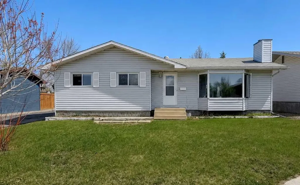 8511 99b Street Grande Prairie AB T8V 2J3