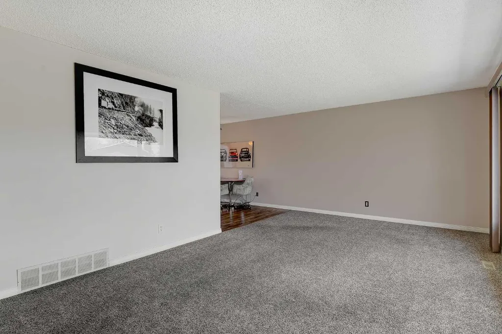 8511 99b Street Grande Prairie AB T8V 2J3