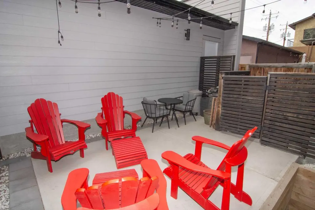 1929 36 Street SW Calgary AB T3E 2Y8