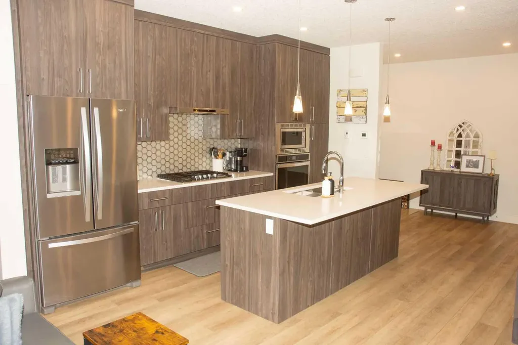 1929 36 Street SW Calgary AB T3E 2Y8