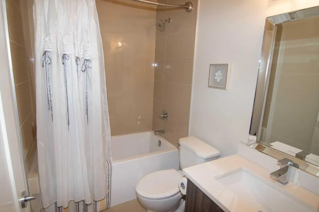 1929 36 Street SW Calgary AB T3E 2Y8
