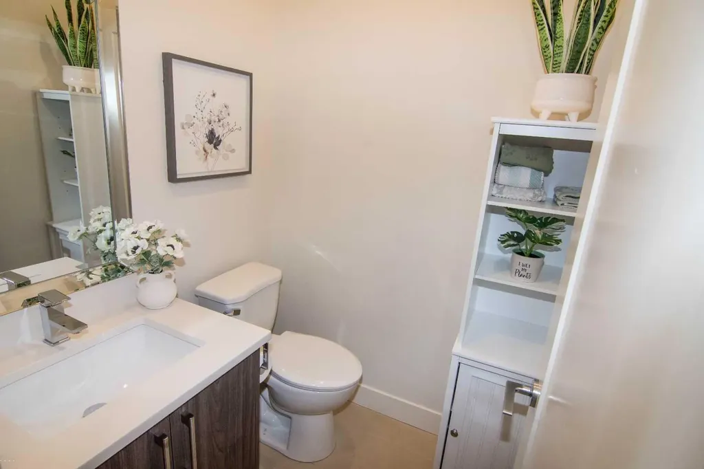 1929 36 Street SW Calgary AB T3E 2Y8