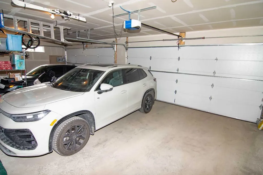 1929 36 Street SW Calgary AB T3E 2Y8