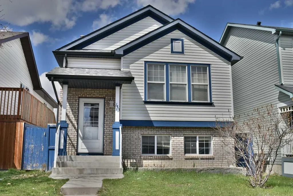 40 Covepark Place NE Calgary AB T3K 5Z8