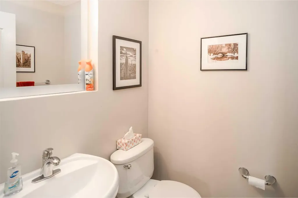 4 Springbank Bay SW Calgary AB T3H 5E4