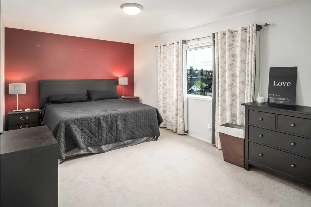4 Springbank Bay SW Calgary AB T3H 5E4