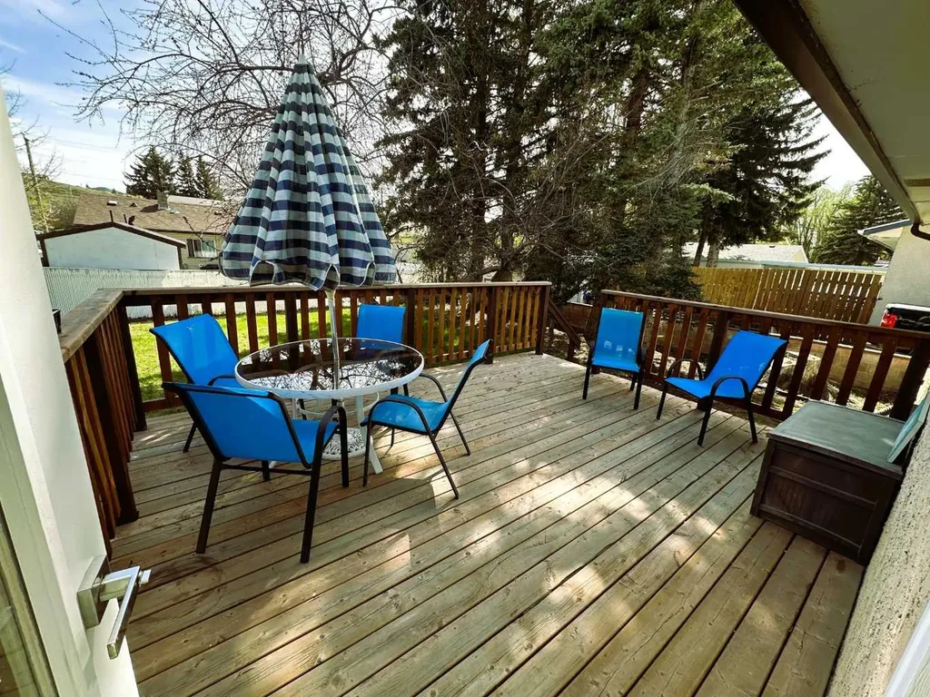 438 Charlotte Street Pincher Creek AB T0K1W0