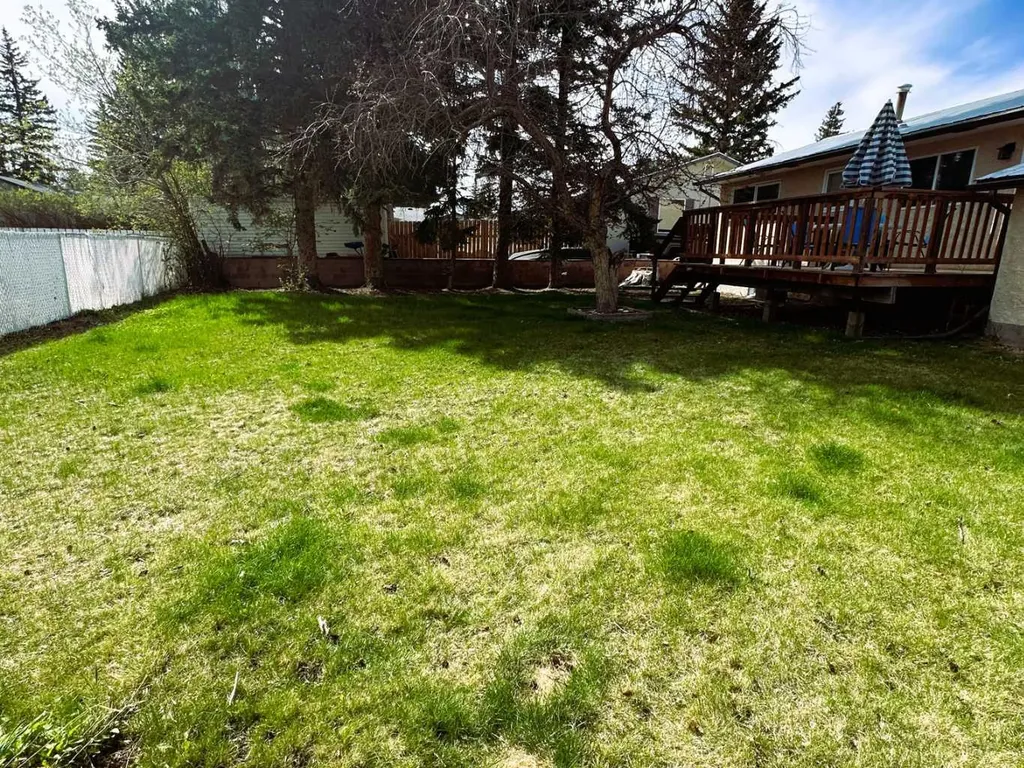 438 Charlotte Street Pincher Creek AB T0K1W0