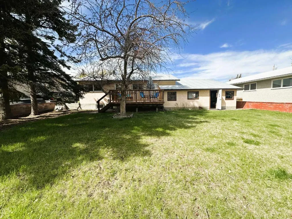 438 Charlotte Street Pincher Creek AB T0K1W0