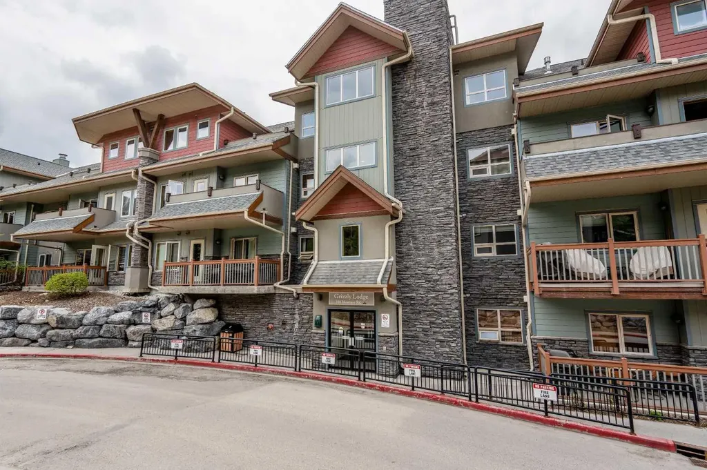 101 Montane Road Canmore AB T1W 0G2