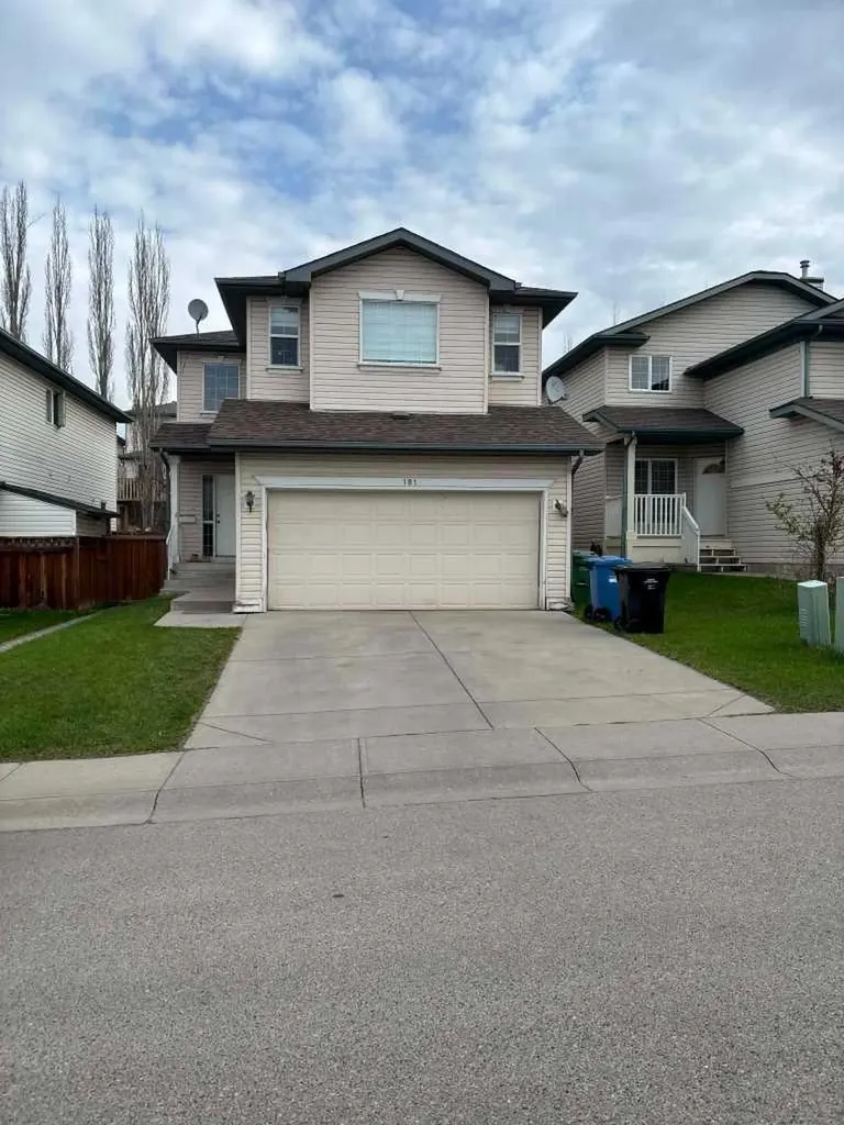 181 Tuscarora Place NW Calgary AB T3L 2G1