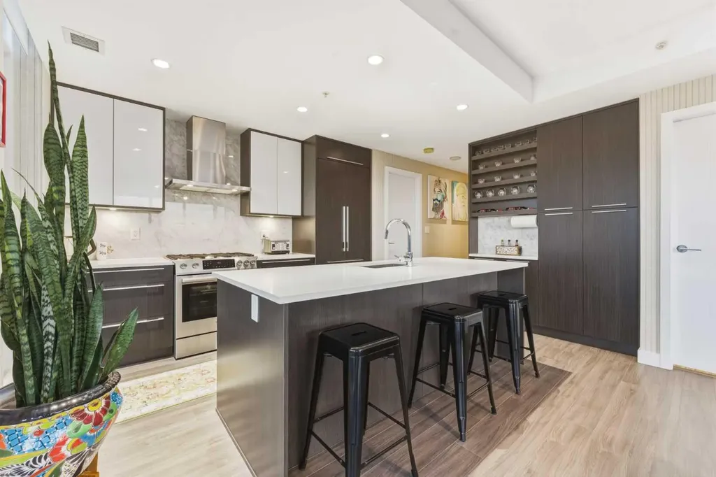 930 16 Avenue SW Calgary AB T2R 1C2