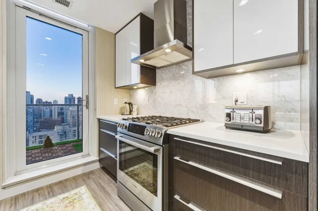 930 16 Avenue SW Calgary AB T2R 1C2