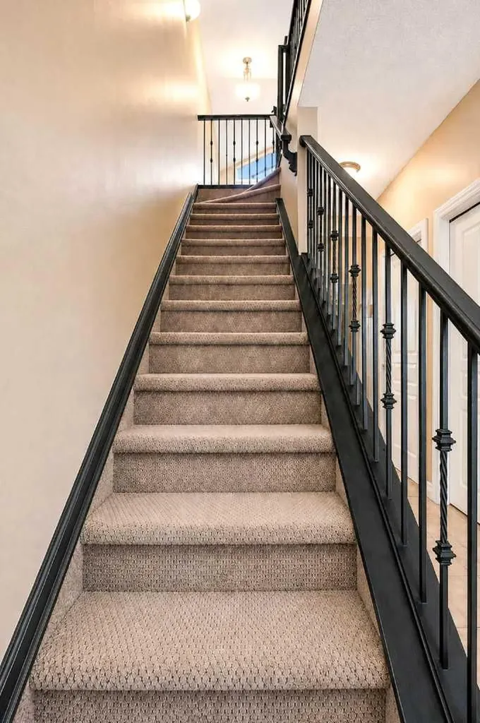 148 Rockyledge View NW Calgary AB t3g 5y4
