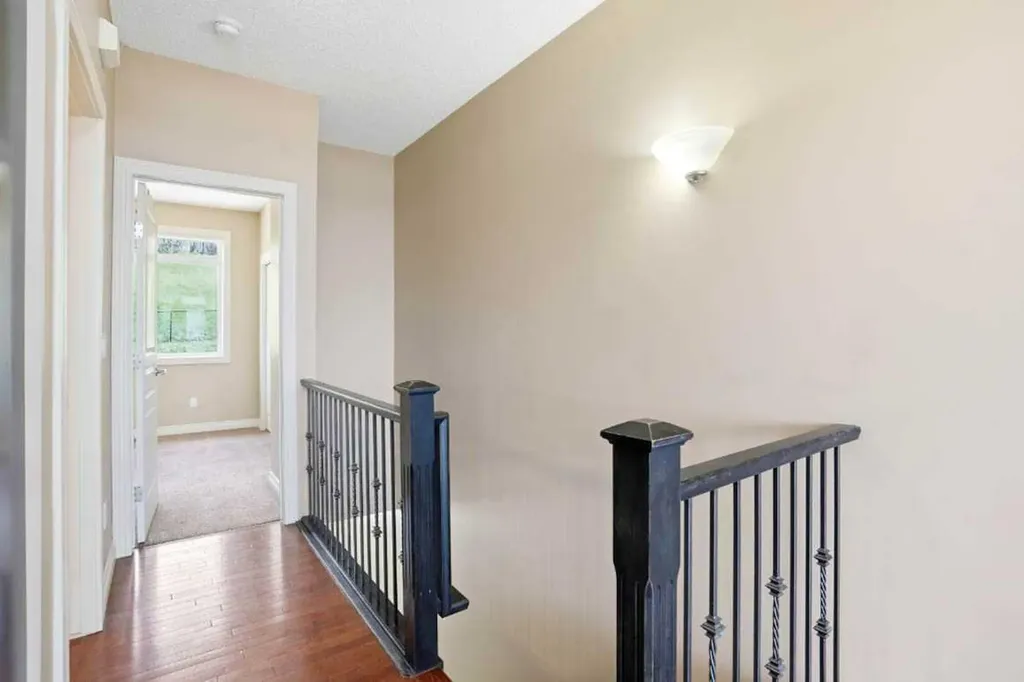148 Rockyledge View NW Calgary AB t3g 5y4