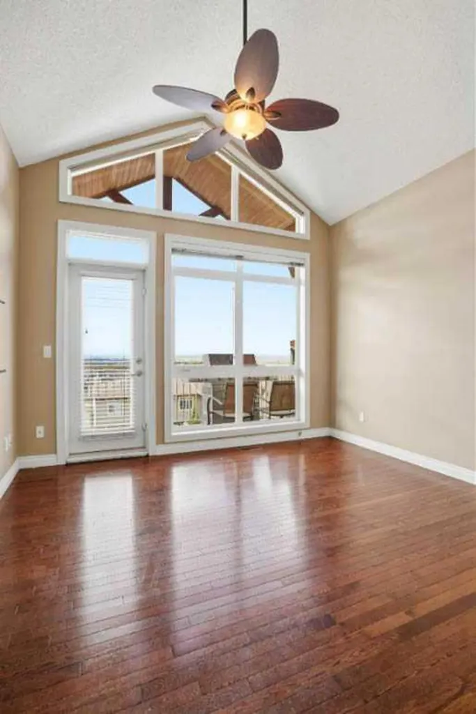 148 Rockyledge View NW Calgary AB t3g 5y4