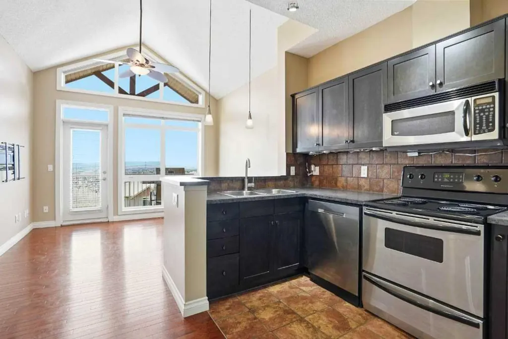 148 Rockyledge View NW Calgary AB t3g 5y4