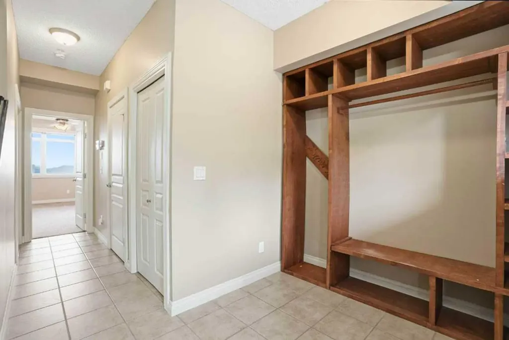 148 Rockyledge View NW Calgary AB t3g 5y4