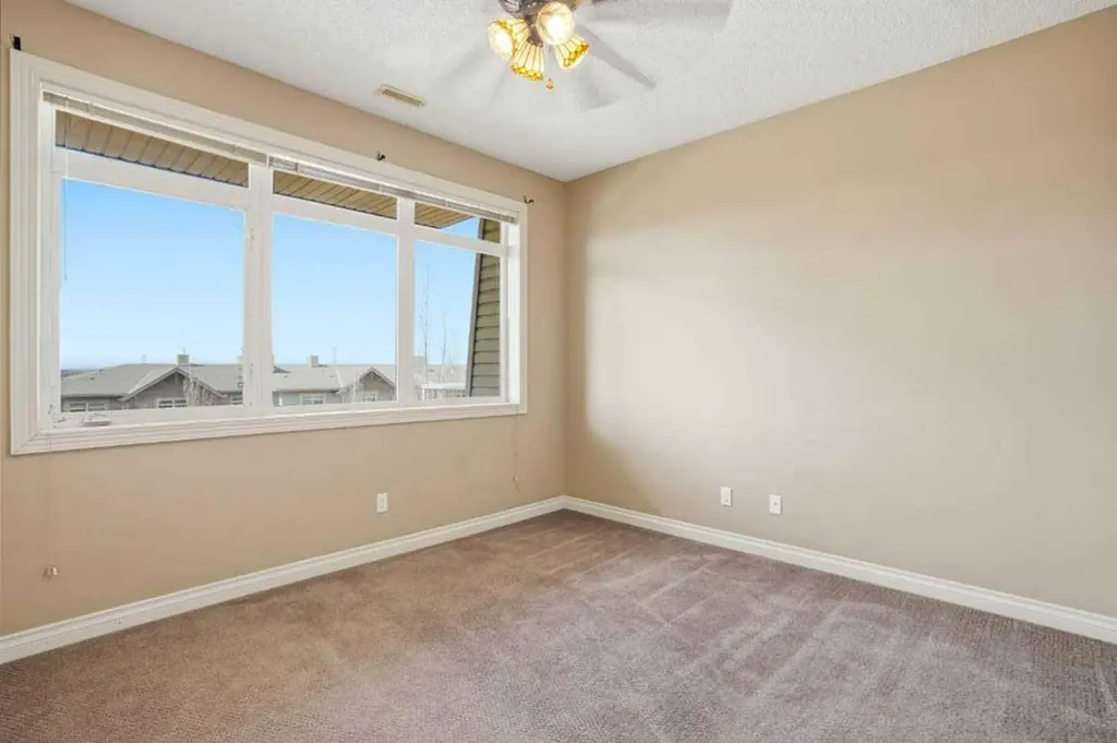 148 Rockyledge View NW Calgary AB t3g 5y4