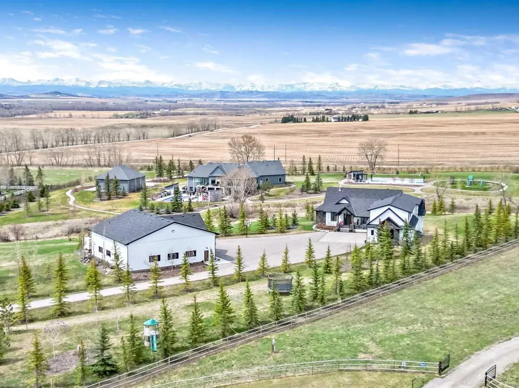 338233 Panima Close W Rural Foothills County AB T1S 7A1