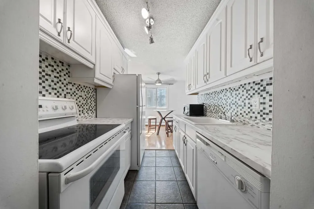 1602 11 Avenue SW Calgary AB T3C 0N2