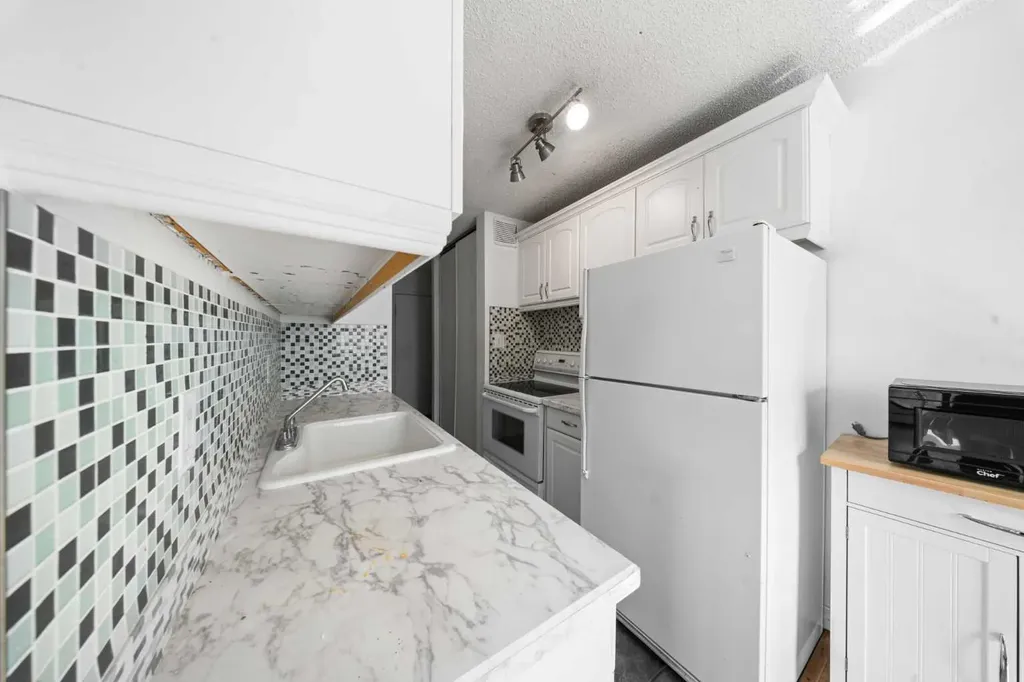 1602 11 Avenue SW Calgary AB T3C 0N2