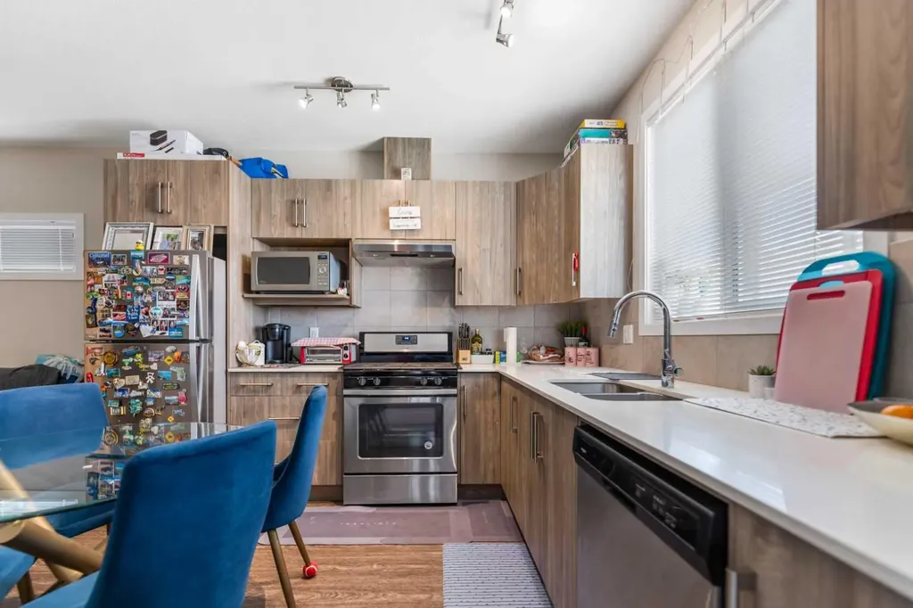 26 Redstone Way NE Calgary AB T3N 1M6
