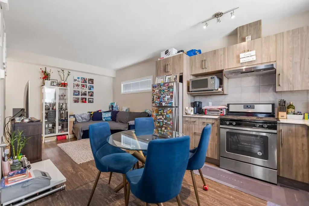 26 Redstone Way NE Calgary AB T3N 1M6