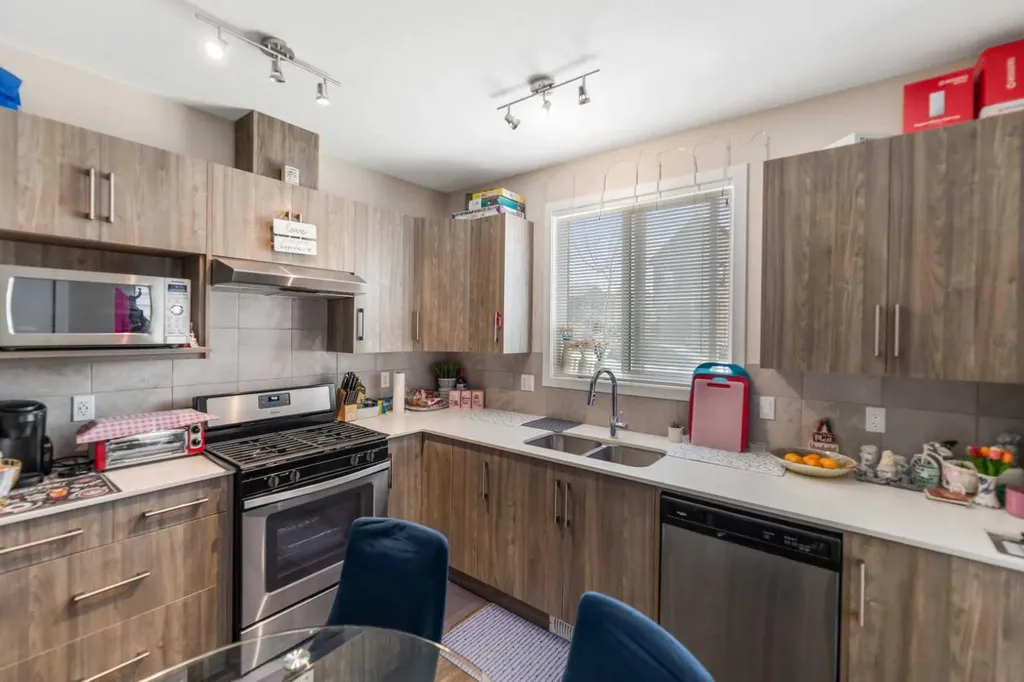 26 Redstone Way NE Calgary AB T3N 1M6