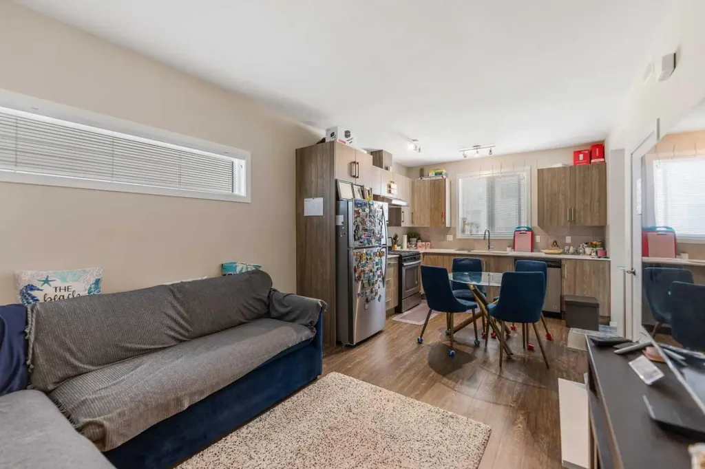 26 Redstone Way NE Calgary AB T3N 1M6