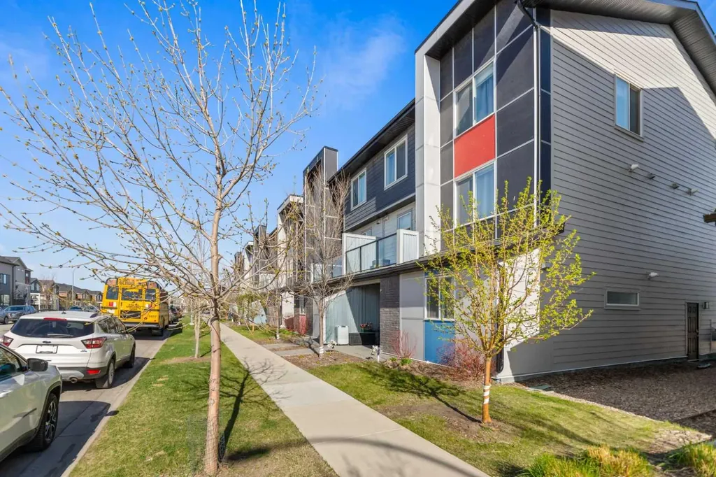 26 Redstone Way NE Calgary AB T3N 1M6
