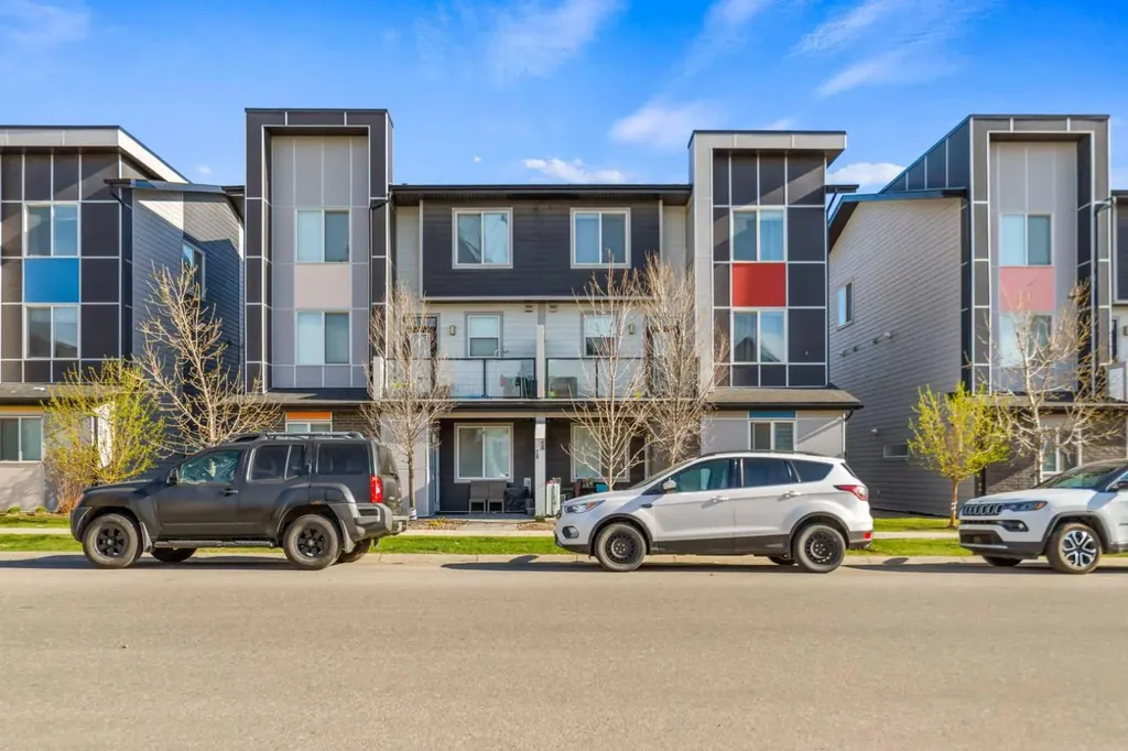 26 Redstone Way NE Calgary AB T3N 1M6