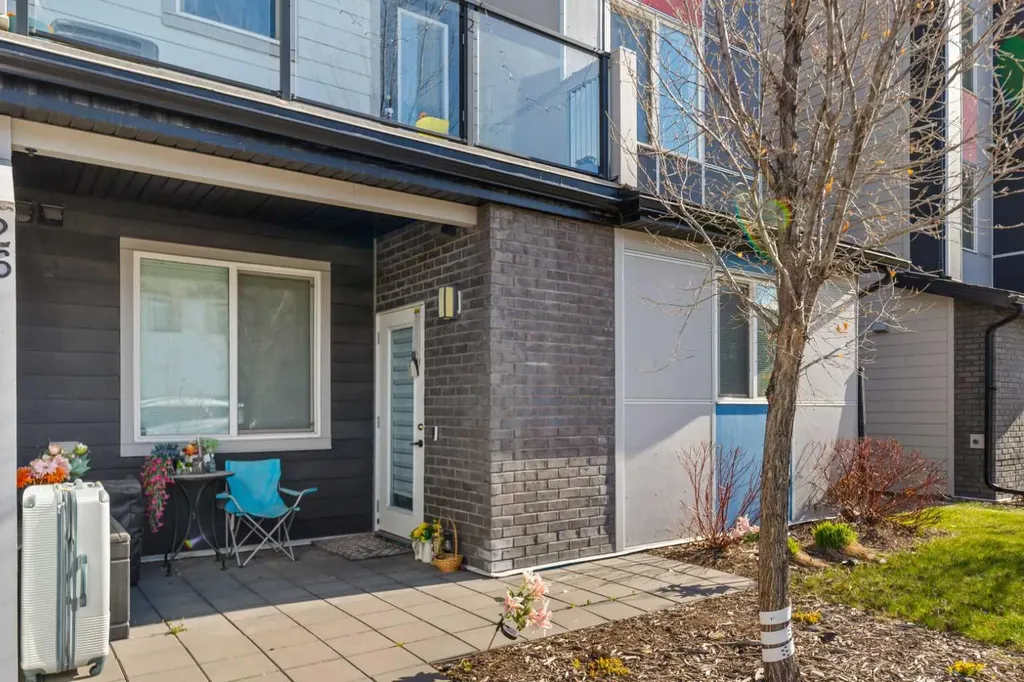 26 Redstone Way NE Calgary AB T3N 1M6