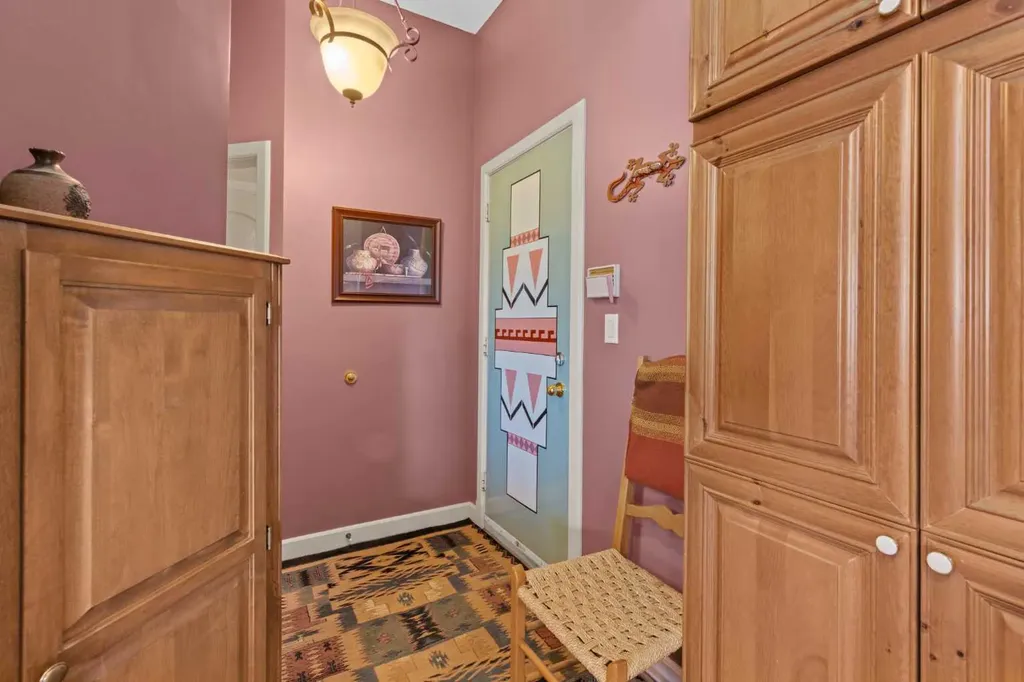 1115 16a Street NW Calgary AB T2N 2C9