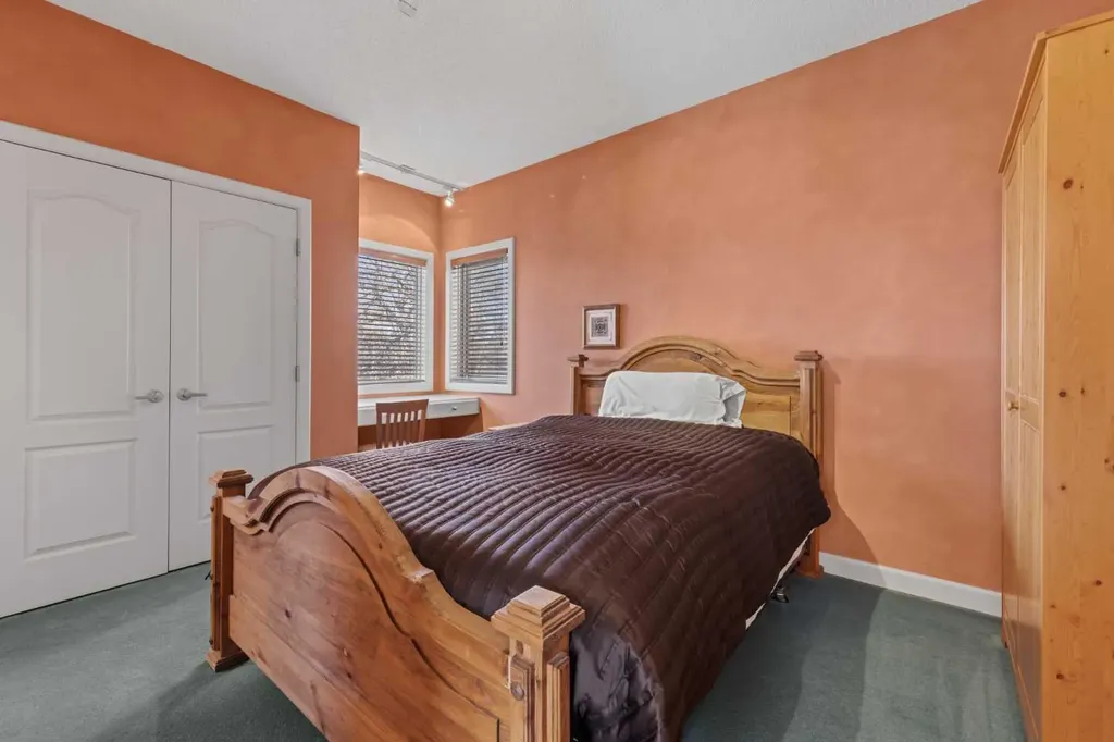 1115 16a Street NW Calgary AB T2N 2C9